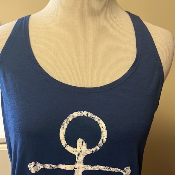 Blue tank top with anchor, longer front and back than sides - Picture 2 of 9